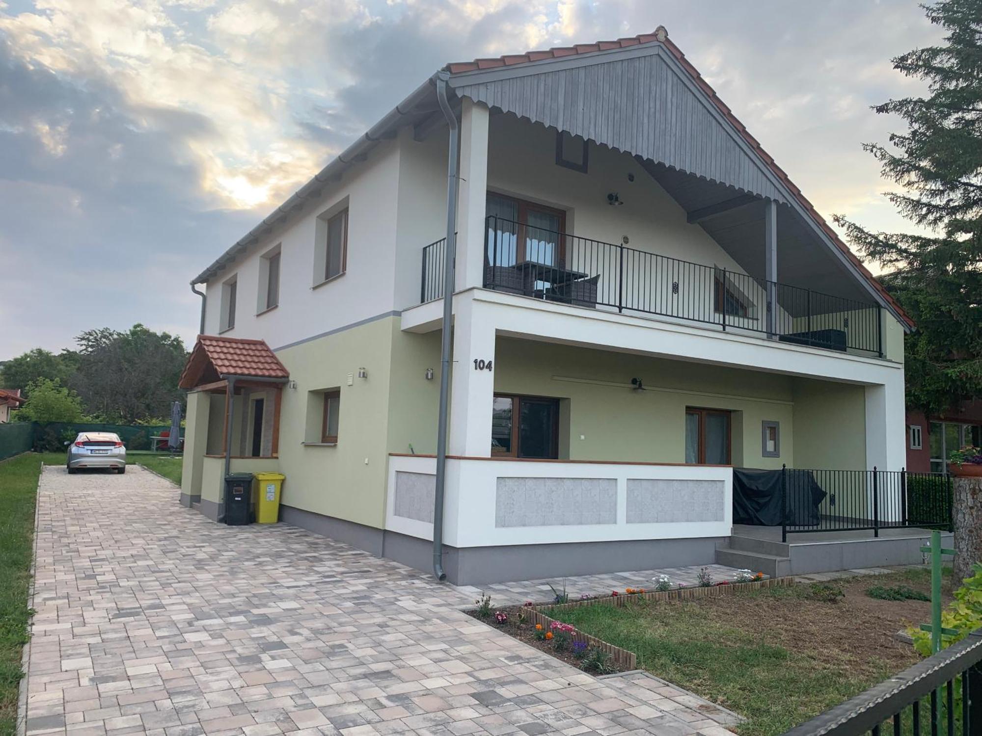 Pine&chill Apartment Balatonalmadi